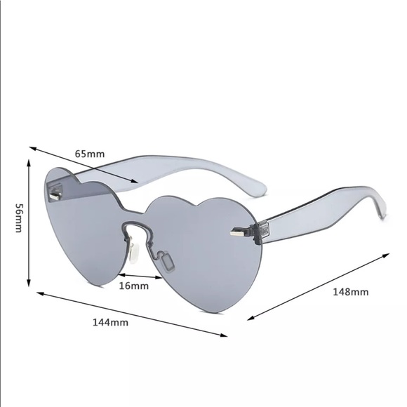 New Item✨ Oversized Heart Sunglasses 😍 - Picture 6 of 8